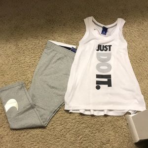Nike outfit Capri leggings tank size medium